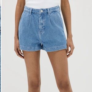 Reformation Elana Pleated Denim Blue Jean Shorts Sz 26